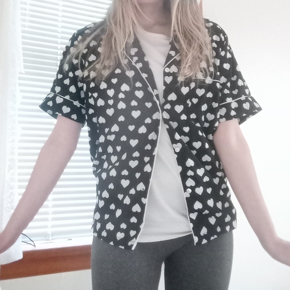 TABITHA WEBB - Heart Printed Pajama Set in Black and White - Picture 8 of 13